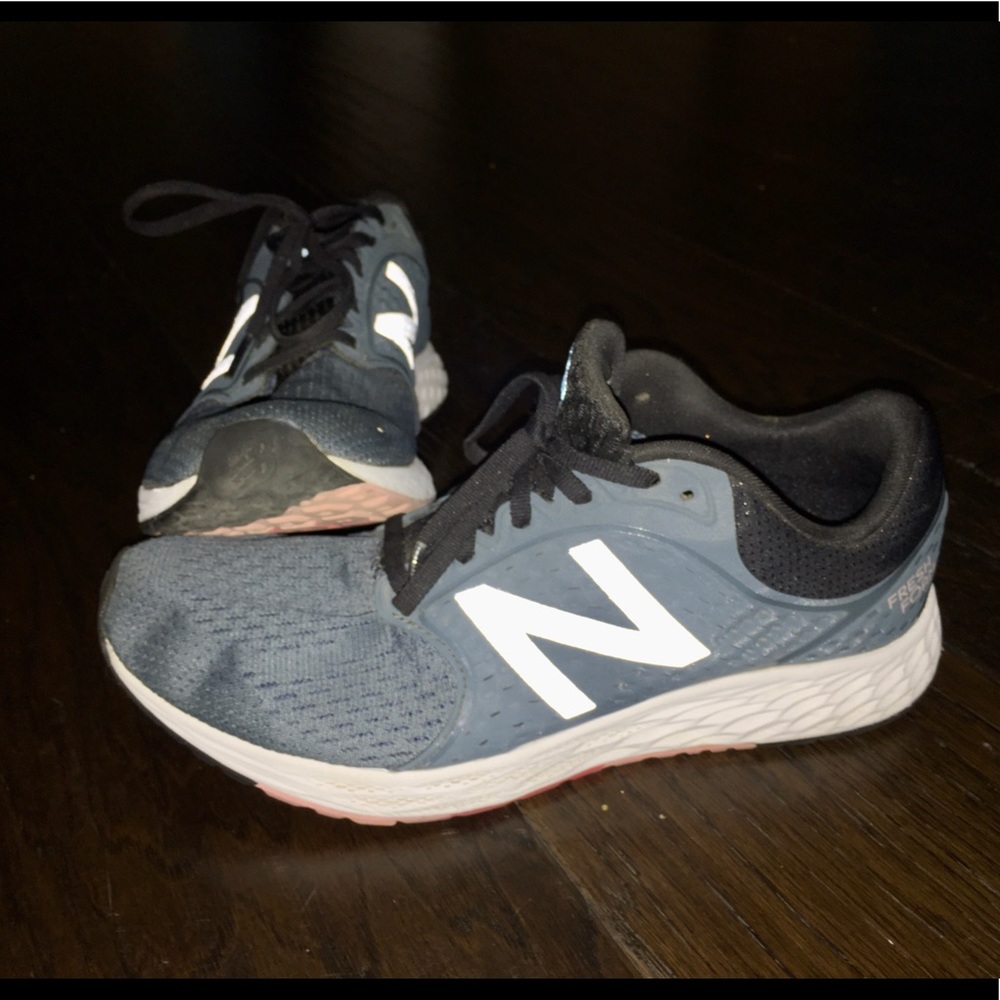 New Balance fresh foam Zante. Sz 9.5 blue, white